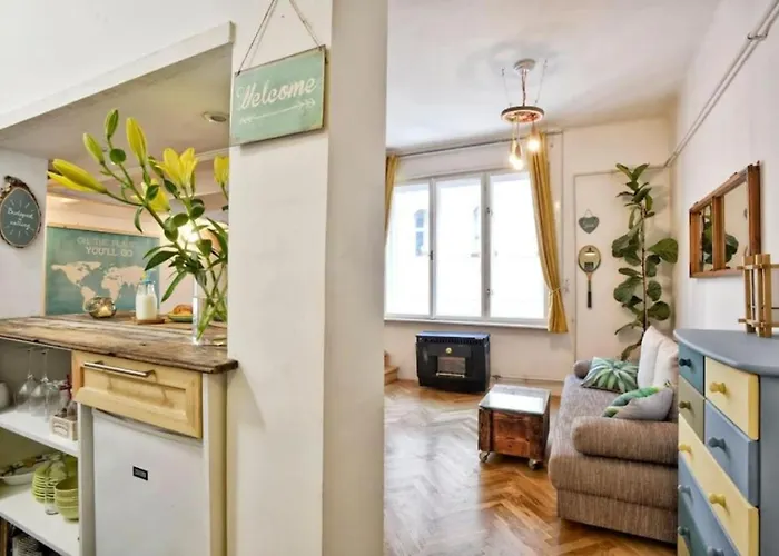 Lejlighed Charming With Bistro Kitchen