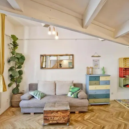 Charming With Bistro Kitchen Apartamento *