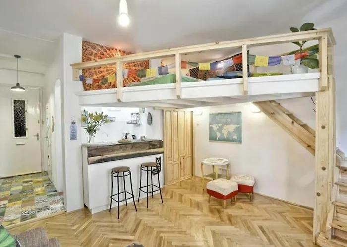 Charming With Bistro Kitchen Appartamento Budapest