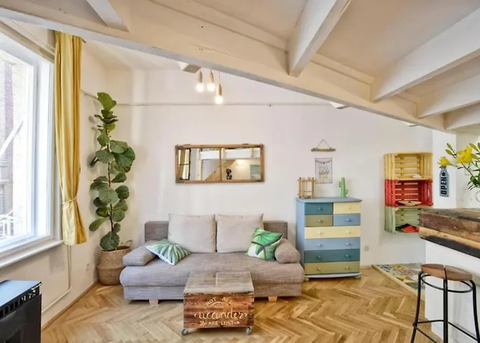 Charming With Bistro Kitchen Appartamento *