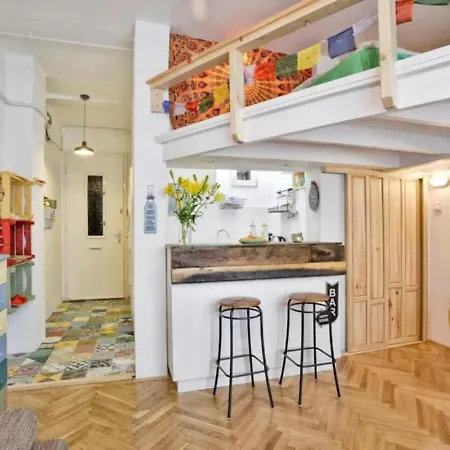 Charming With Bistro Kitchen Lejlighed *